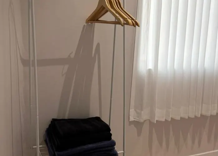 Near Station, 6people, Room2 Bed3, 12pm, Luggage, Ott, Washing Machine *