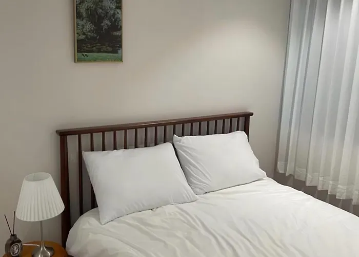 Near Station, 6people, Room2 Bed3, 12pm, Luggage, Ott, Washing Machine