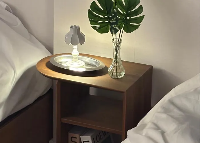 Near Station, 6people, Room2 Bed3, 12pm, Luggage, Ott, Washing Machine *